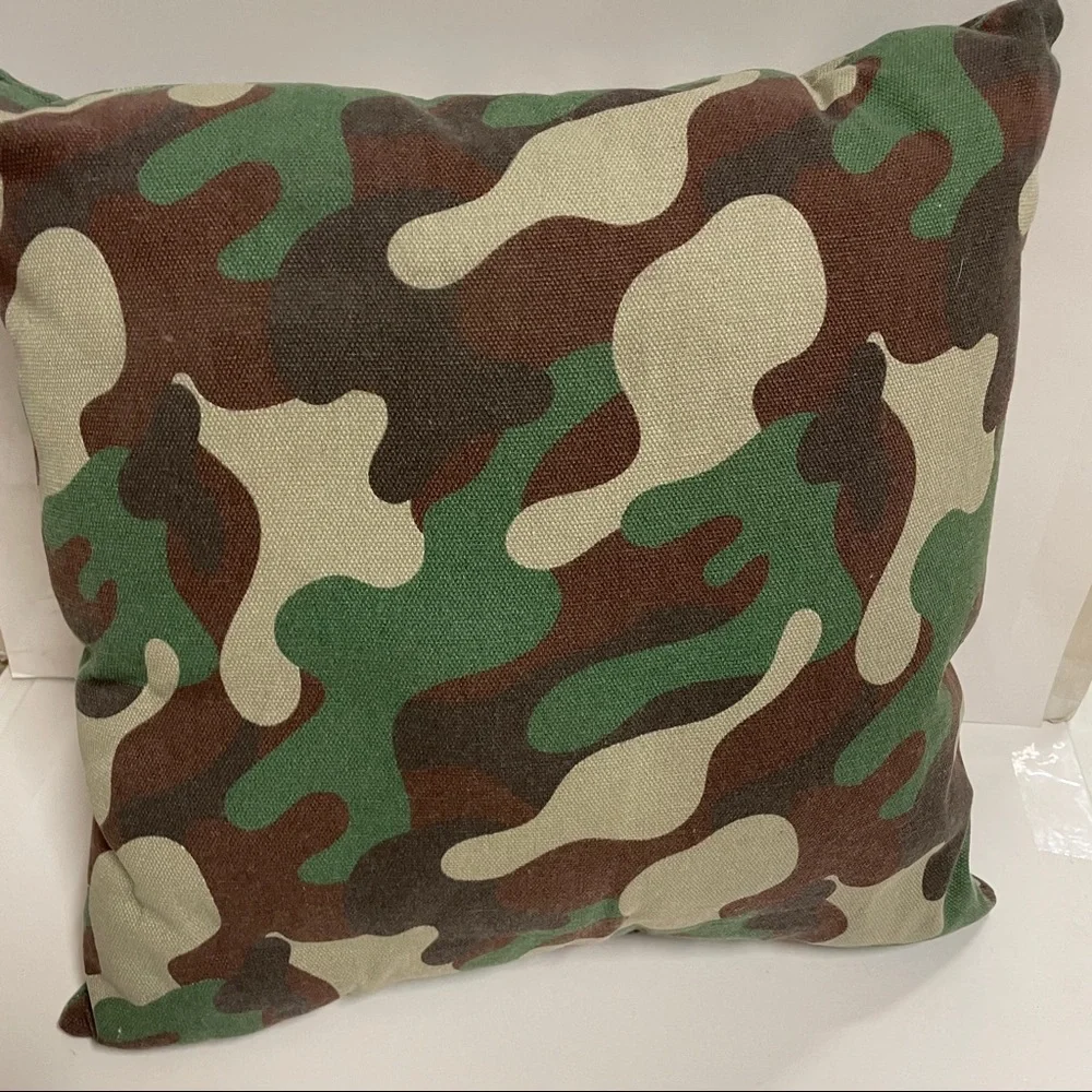 Man Cave Pillow Cup Holder Camo - Picture 4 of 4